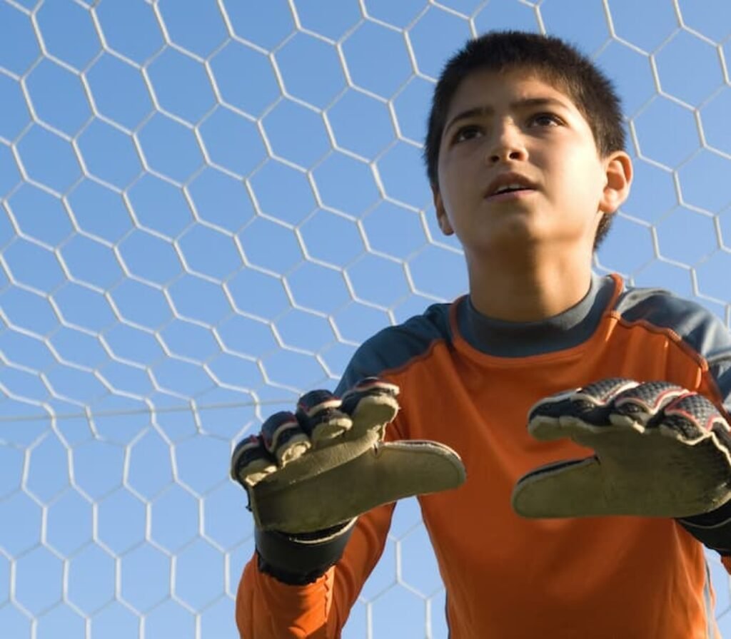 Um goleiro infantil