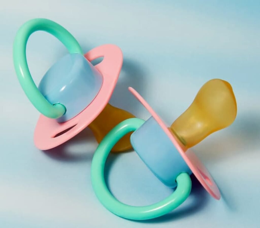 Duas das melhores chupetas de silicone.