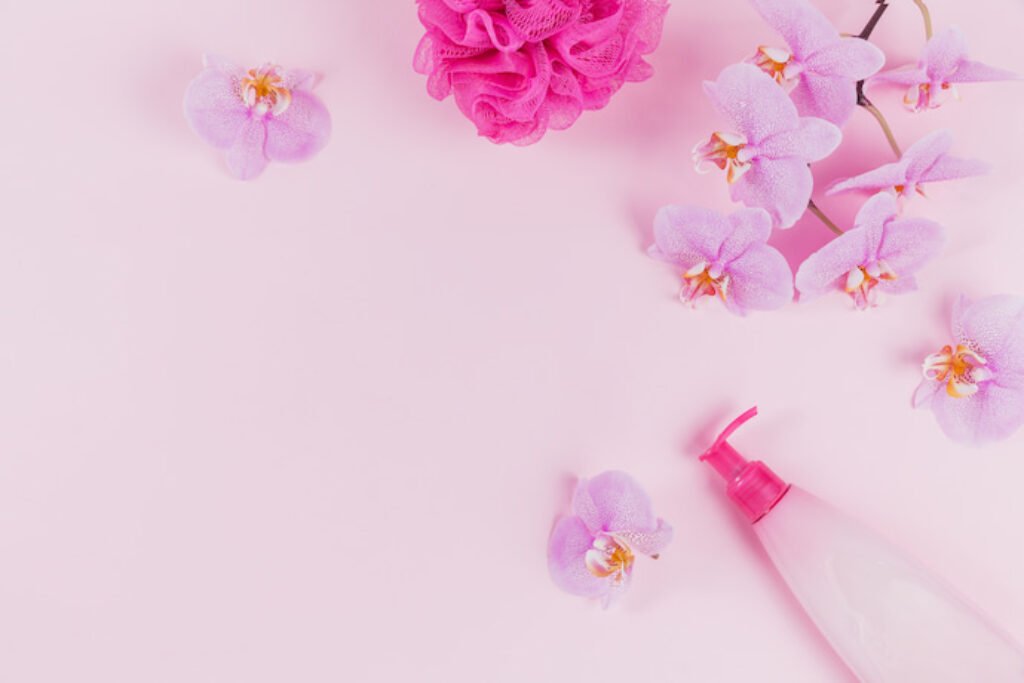 Rosas ao lado do melhor sabonete íntimo. 
