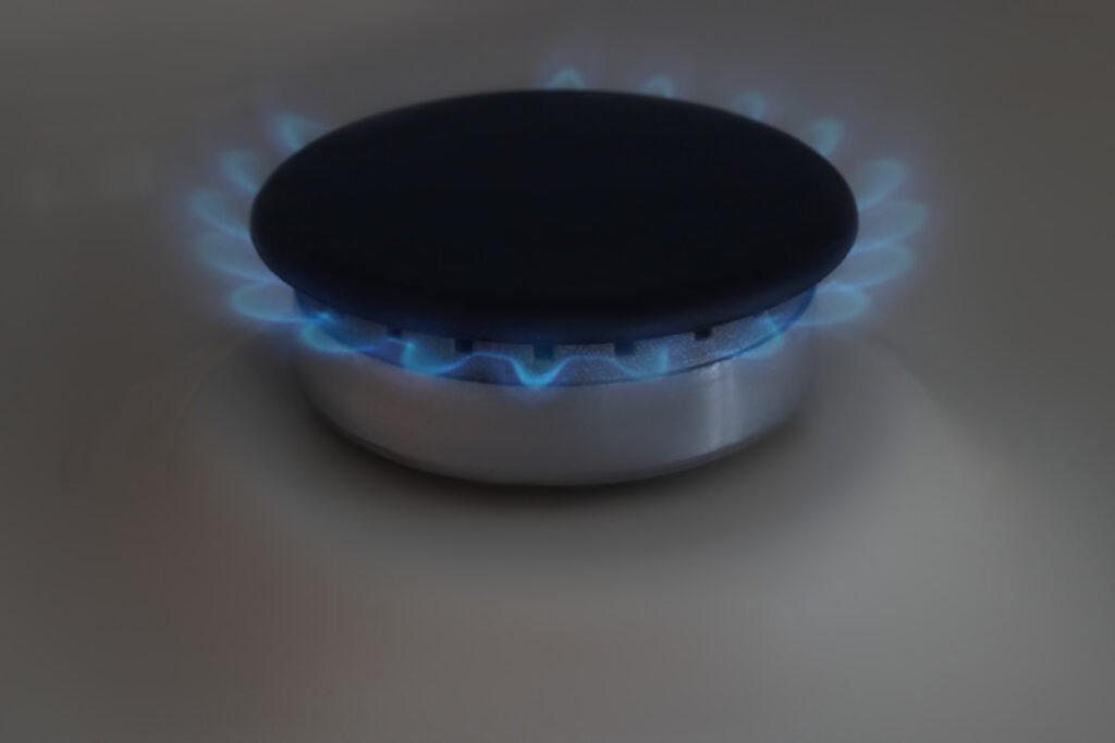 Boca de cooktop acesa.