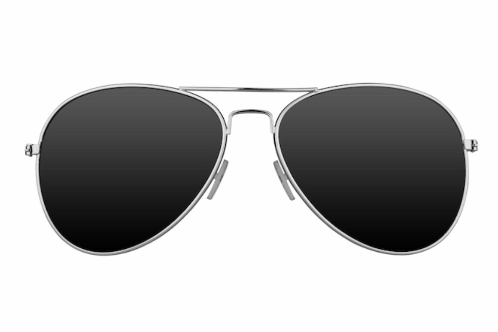 Óculos de sol estilo aviador em um fundo branco.