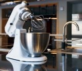 Melhores Batedeiras de 2025: Simples, para Confeitarias, Planetárias, Massas Pesadas, Arno, Oster e Outras